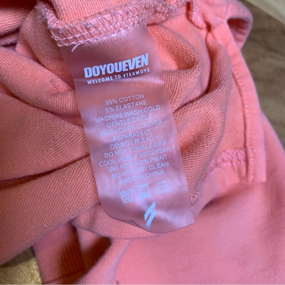 ⭐️Vaca Soon Sale⭐️ DOYOUEVEN Crop Crewneck - Picture 4 of 8